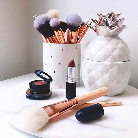 8 Brilliant Makeup Organizer & Storage Ideas for Girls