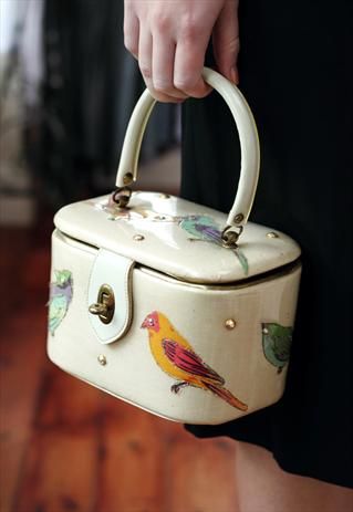 13 Classic Makeup Case for Vintage Lover
